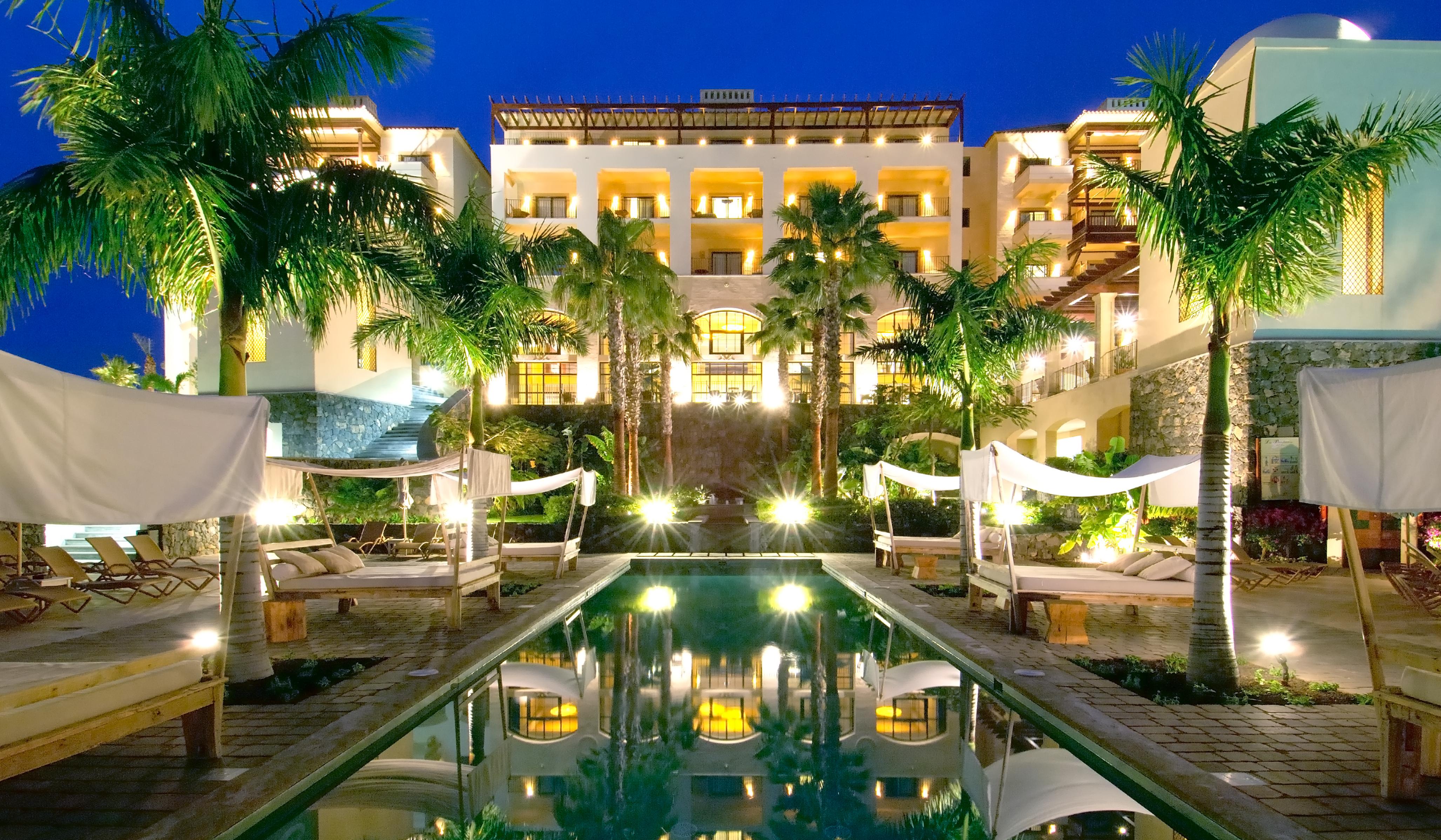 Hotel Vincci Selección La Plantación del Sur Costa Adeje  Exterior foto The hotel at night
