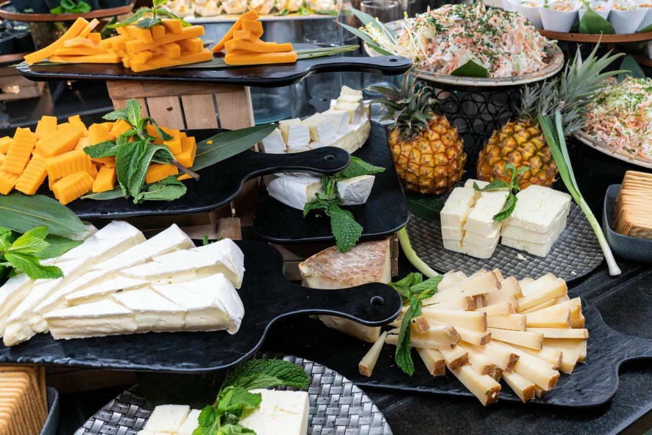 Hotel Vincci Selección La Plantación del Sur Costa Adeje  Exterior foto A selection of cheese at a buffet